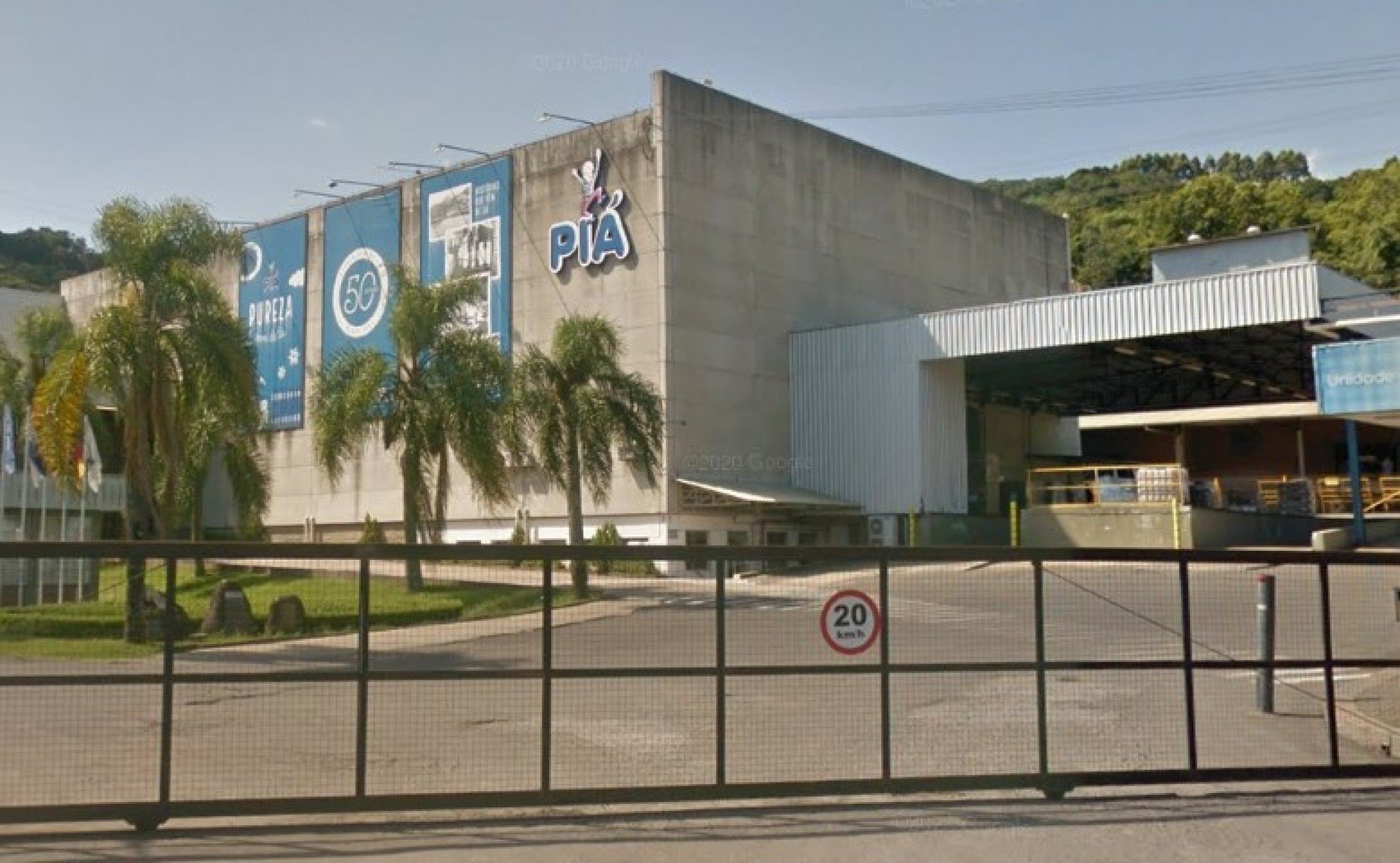 Cooperativa Piá confirma fechamento de supermercados na região