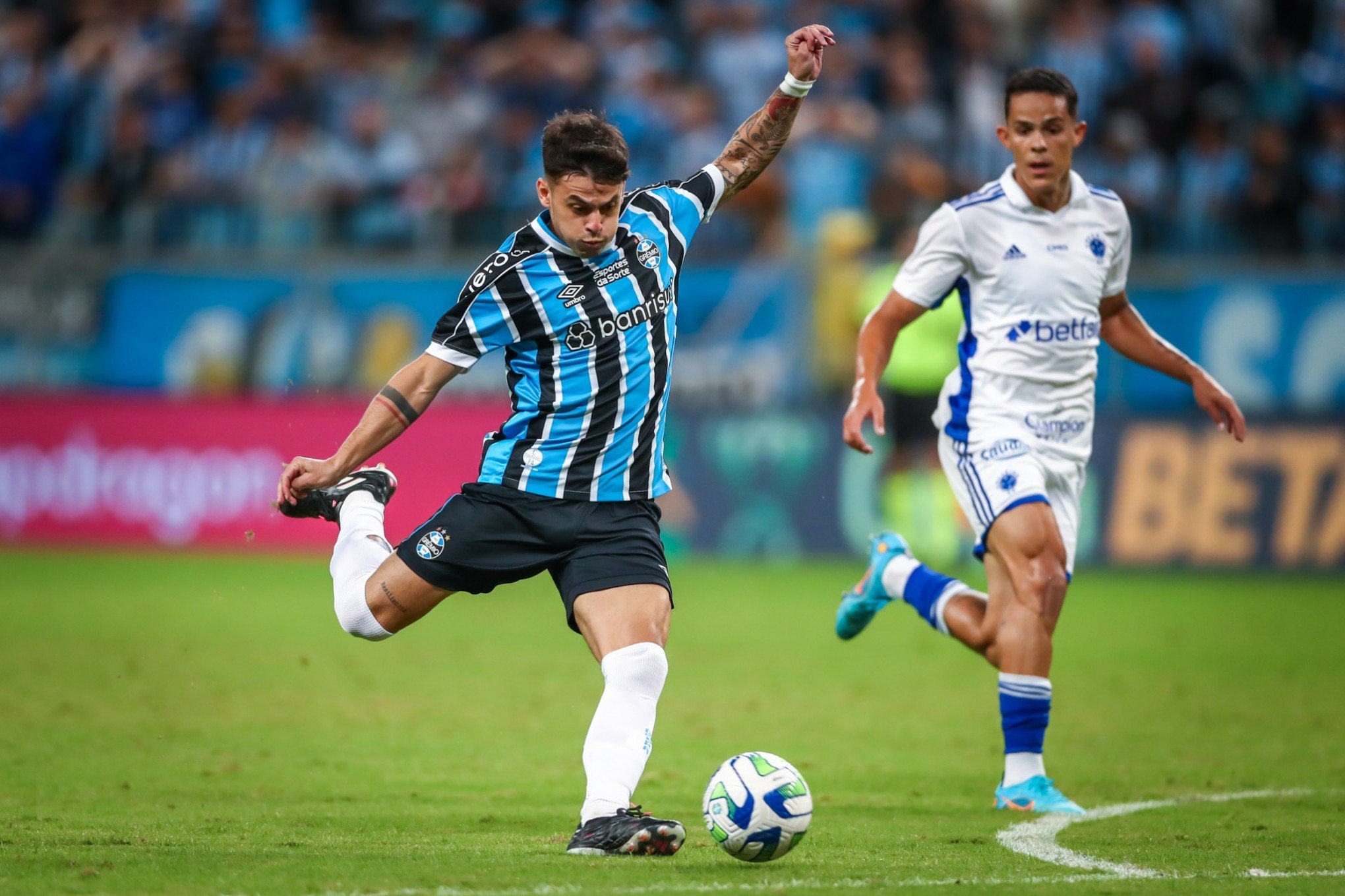 Suárez marca um golaço, mas Grêmio fica no empate com Cruzeiro pela Copa do Brasil