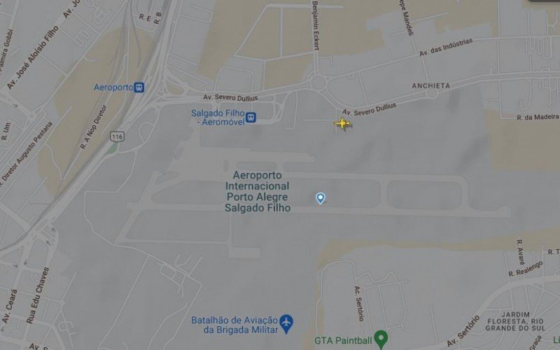 Às 8h45 desta quinta-feira, um avião estava próximo ao aeroporto