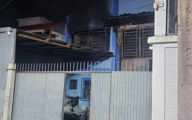 Combate ao incÃªndio durou quase quatro horas no bairro Canudos