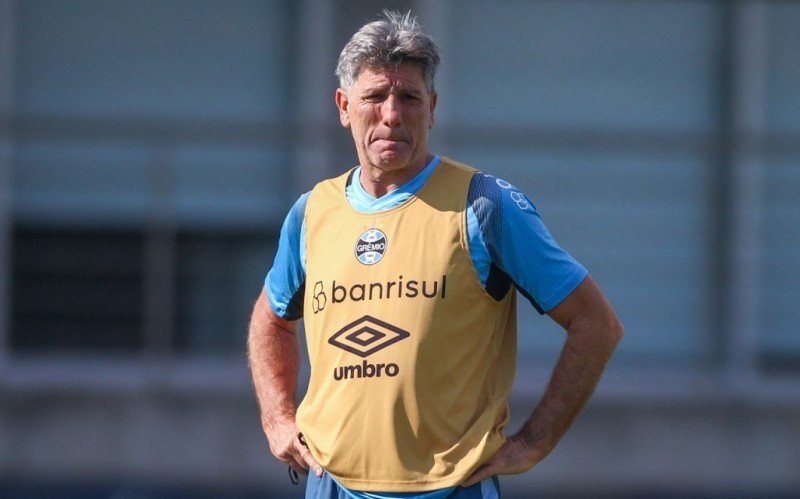 Renato Portaluppi comanda o penúltimo treino do Grêmio antes do clássico