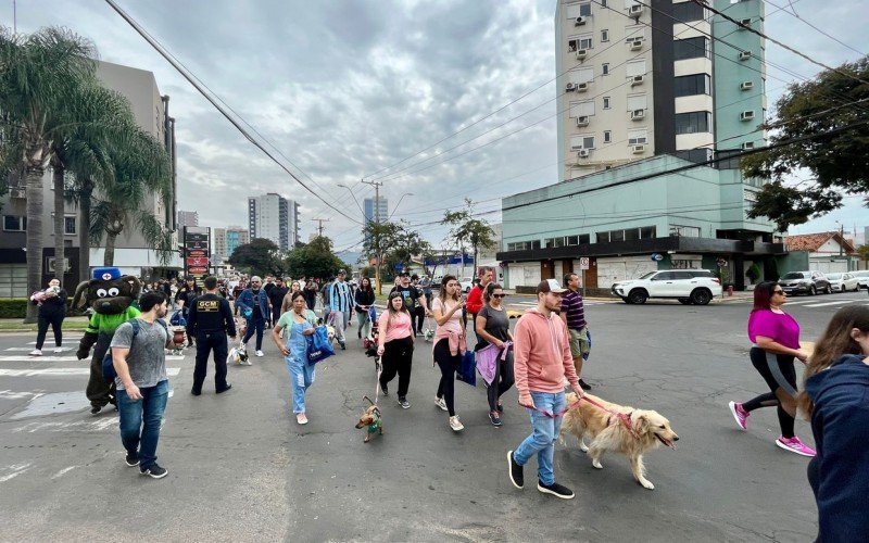 Cãominhada aconteceu na manhã deste domingo (21), em São Leopoldo