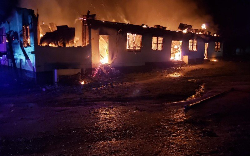 Vinte pessoas morrem em tragédia em escola da Guiana