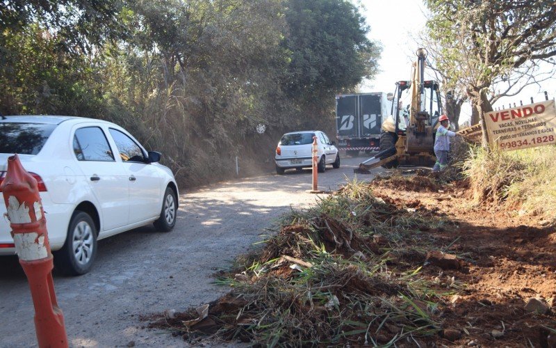 Desde a última semana, máquinas trabalham no trecho, que registra bastante movimento