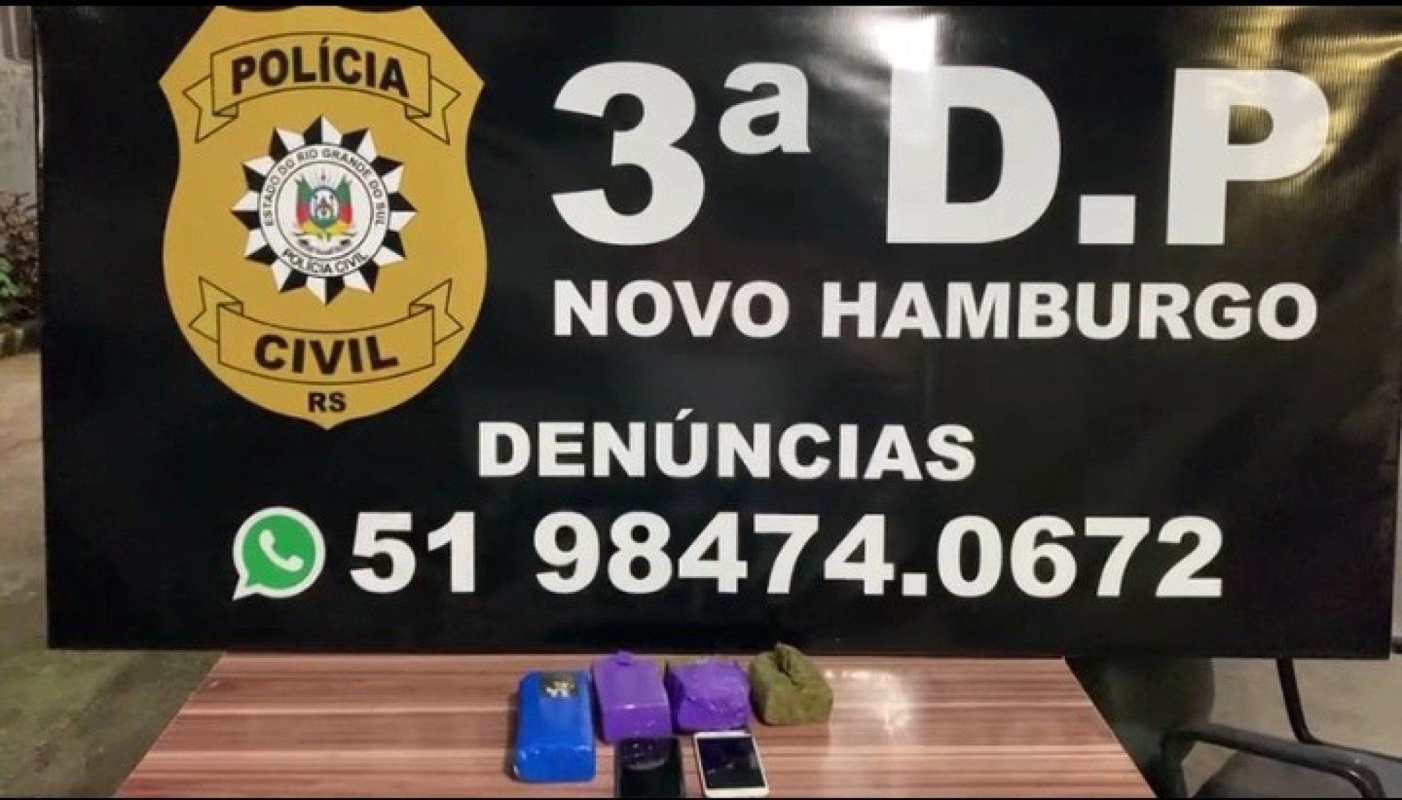 DROGA DE VIZINHO: Jovem vendia maconha em casa na rua da delegacia em Novo Hamburgo