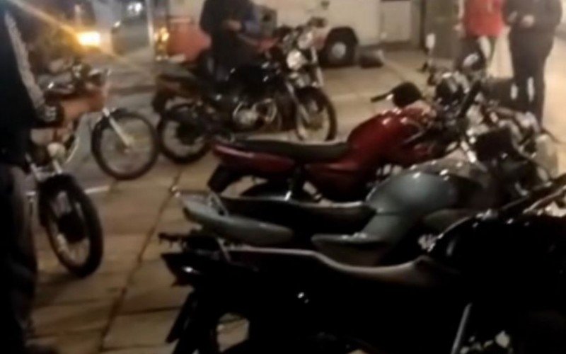 Recolhimento de motos em abordagem da Guarda Municipal revolta motoboys