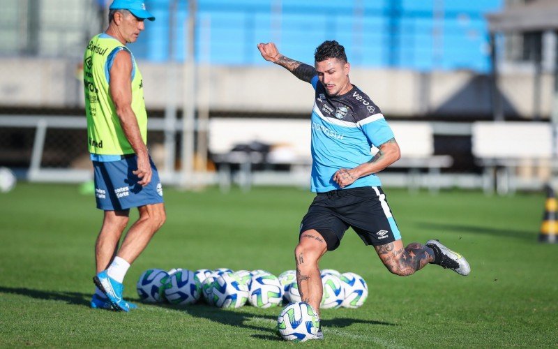 Grêmio deve ter time misto contra o Athletico-PR no sábado