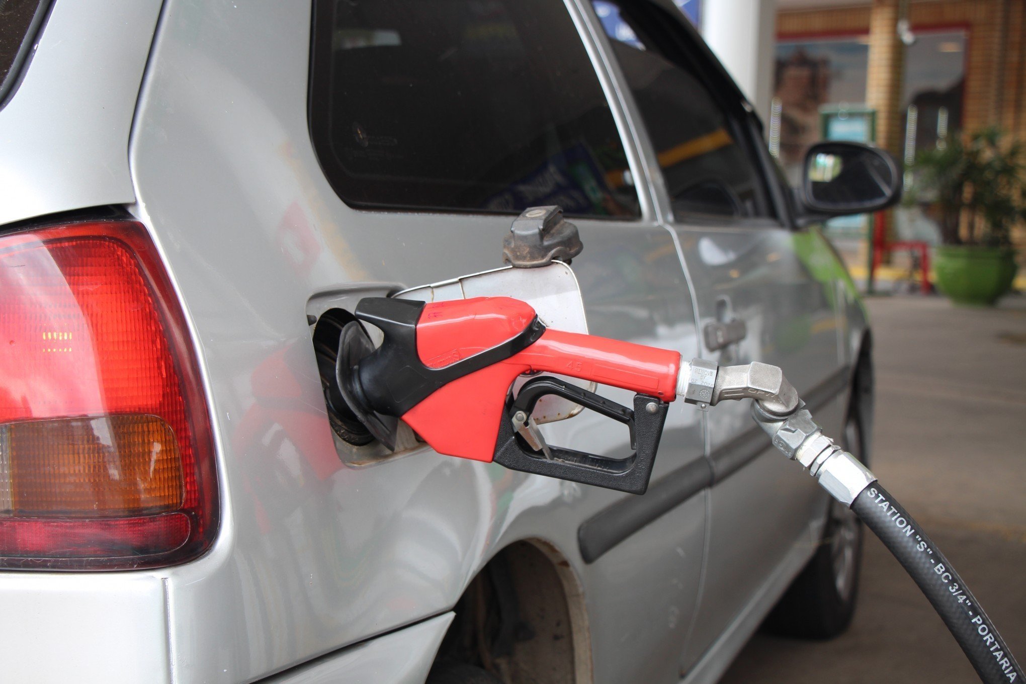 ALTA NA BOMBA: Governo abre canal de denúncias para preço abusivo nos postos de combustíveis