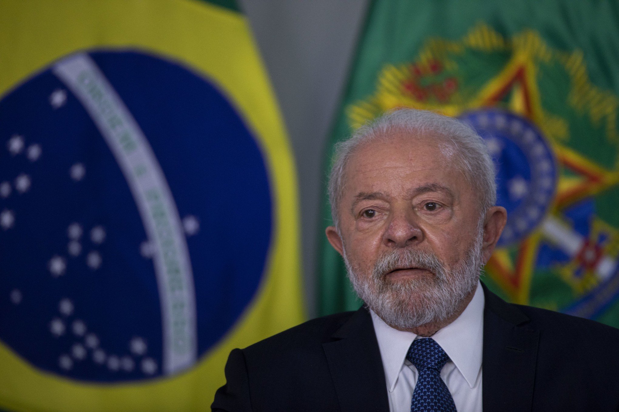 Vou escolher procurador-geral "que não faça denúncia falsa", e "no momento certo", diz Lula