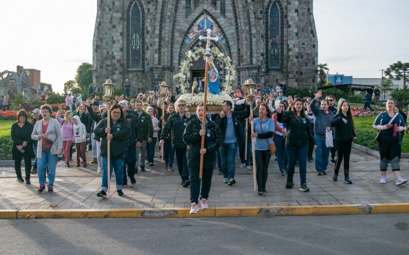 Romaria a PÃ© em honra a Nossa Senhora de Caravaggio, em Canela