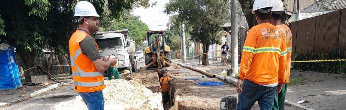 Obras de ampliação da cobertura de esgoto sanitário no bairro Niterói