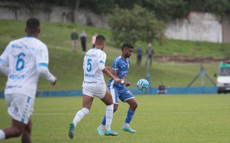 Éder Monteiro, do Aimoré, empatou a partida