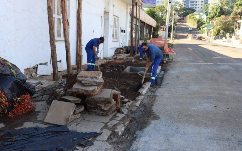 Obra também é finalizada no passeio público da Marcílio Dias