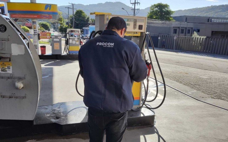 Fiscalização nos postos de gasolina em Novo Hamburgo