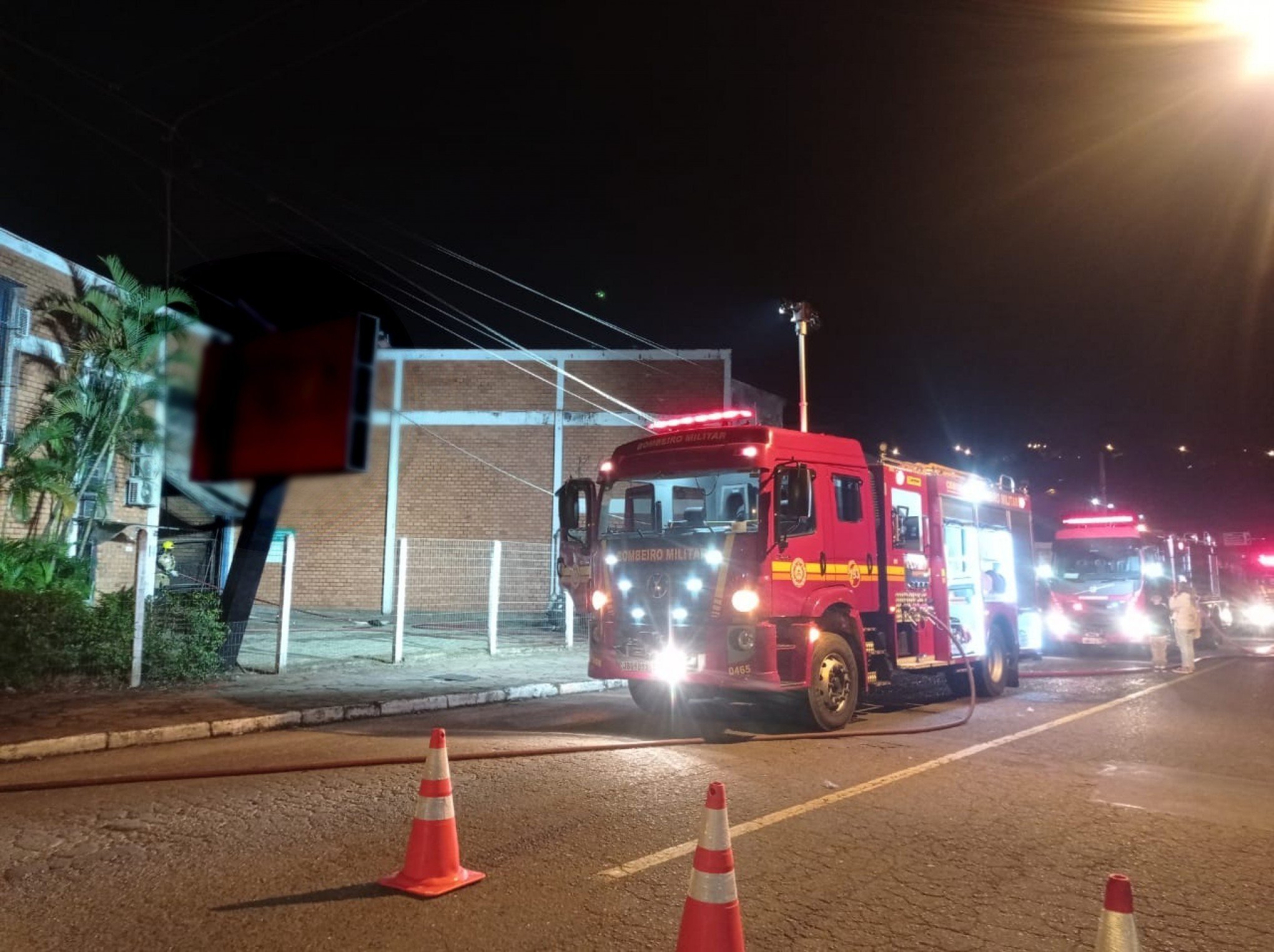 Incêndio atinge prédio de gráfica em Novo Hamburgo