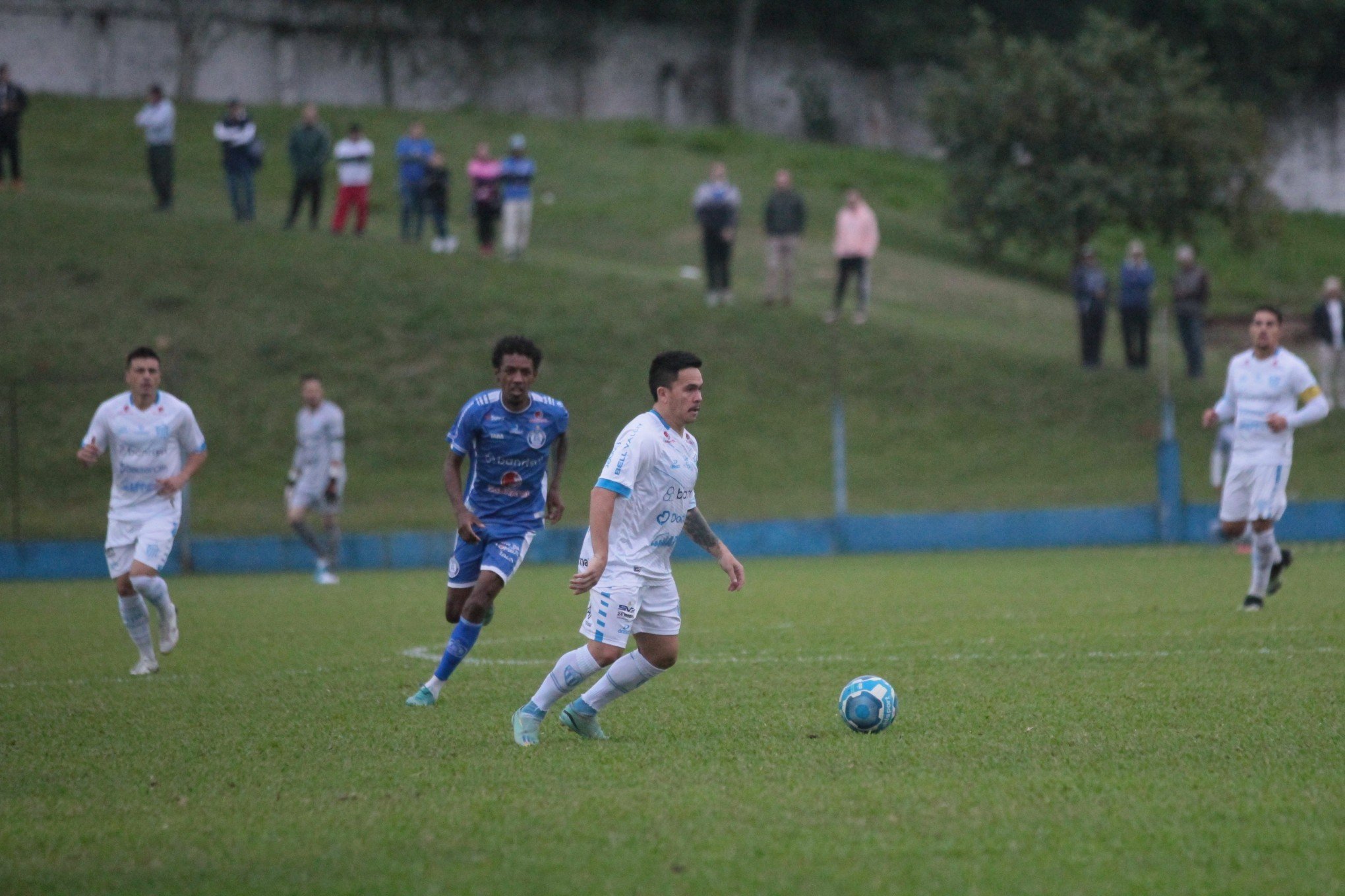 Bustamante atuou no Clássico do Vale 102