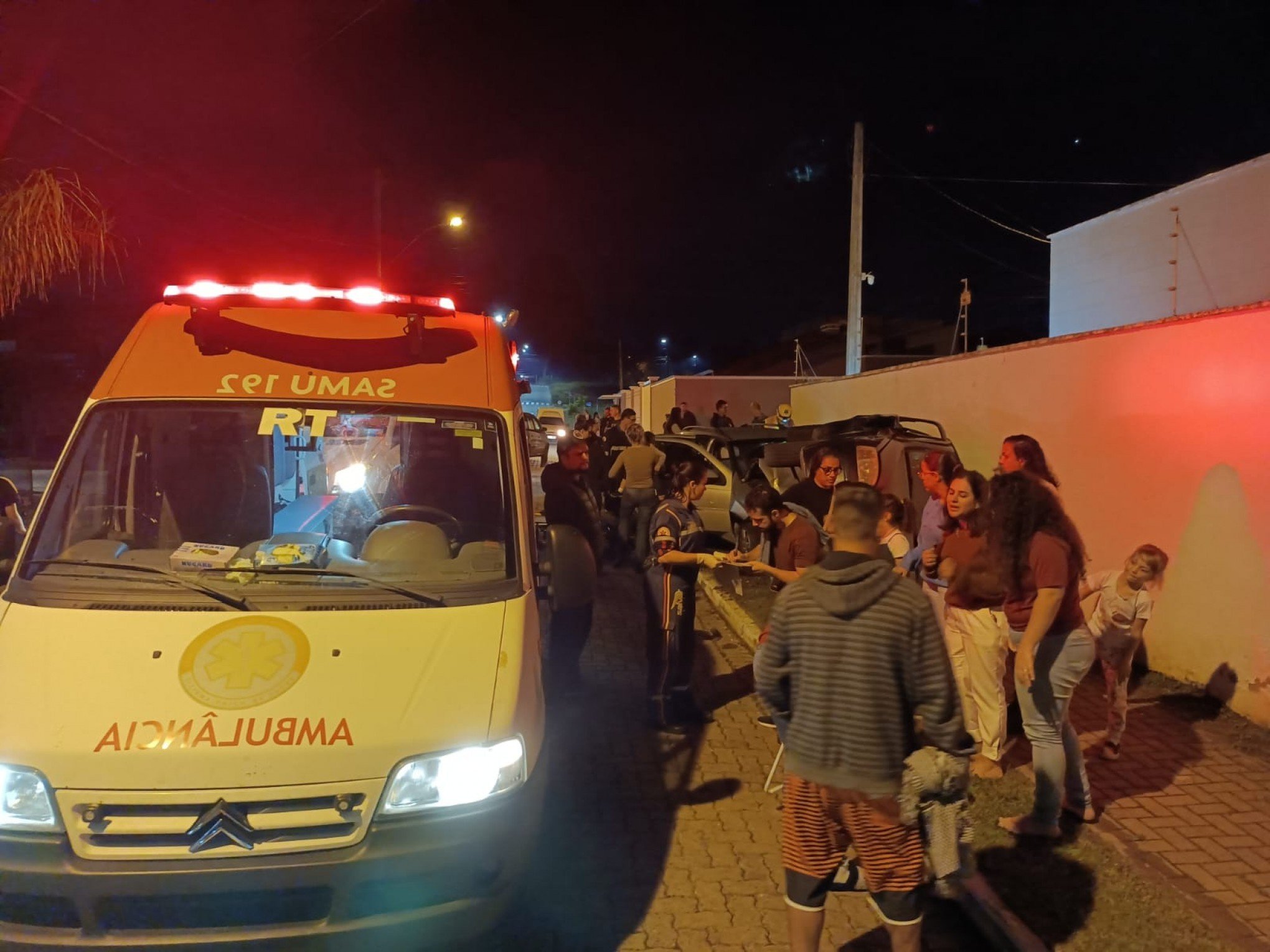 Acidente resulta em feridos no bairro Campestre