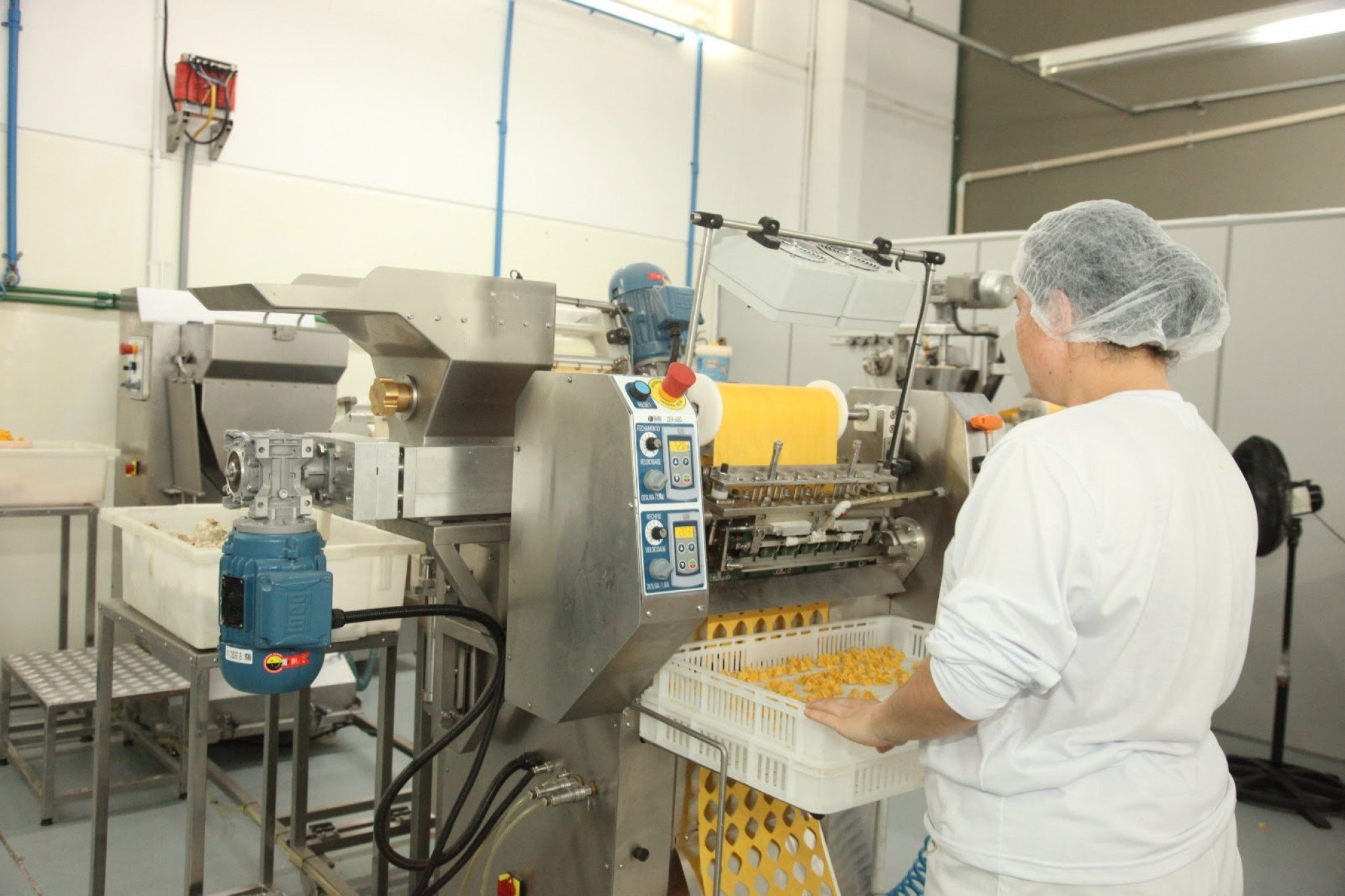 Rede especializada em um dos símbolos da culinária gaúcha amplia fábrica e linha de produtos