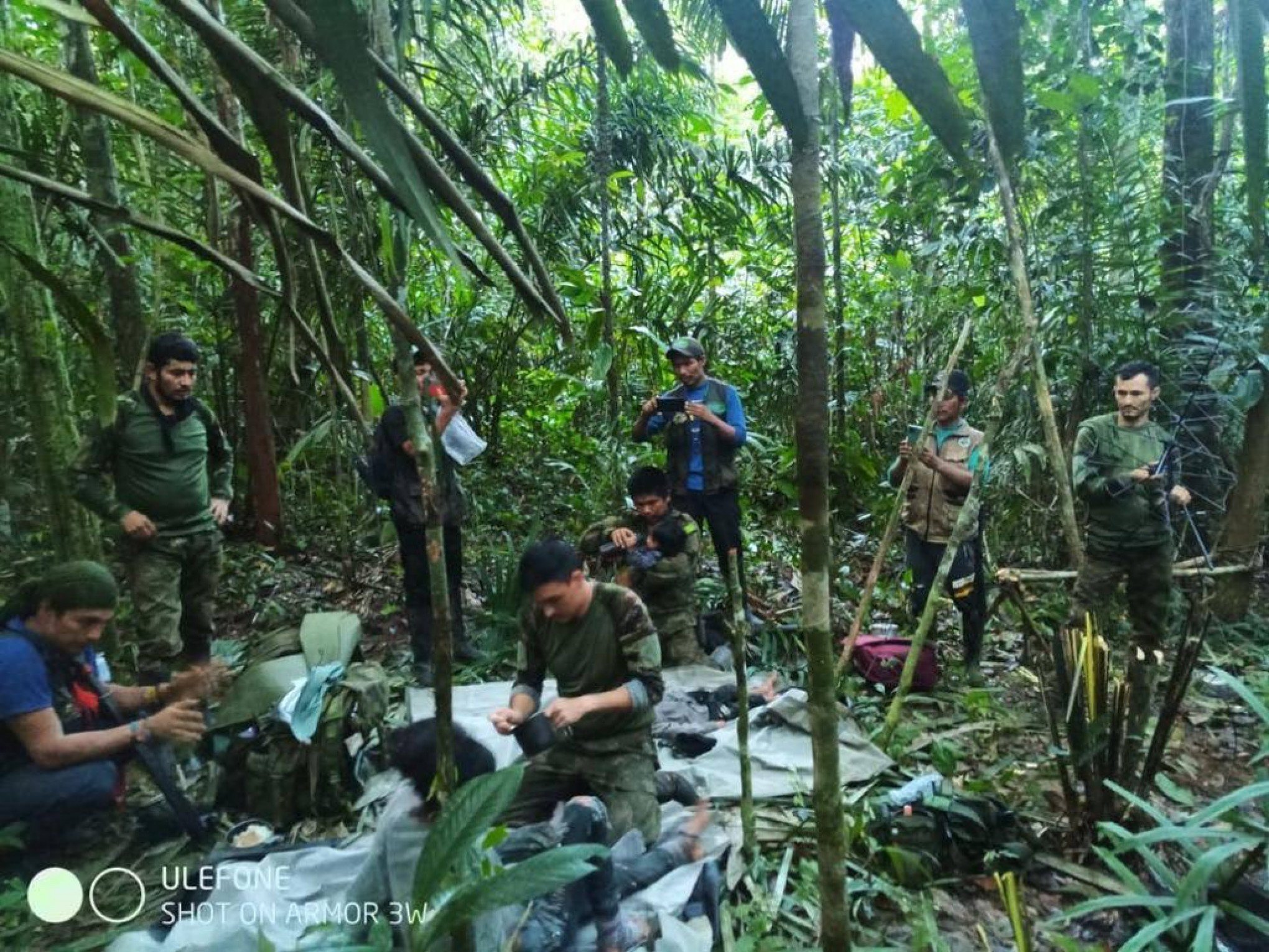 ABUSO SEXUAL: Pai de crianças resgatadas após 40 dias perdidas na Amazônia colombiana é preso