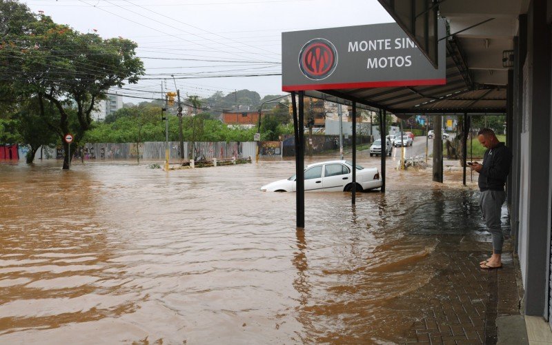 Esquina da Rua 24 de Maio com a Avenida Nações Unidas