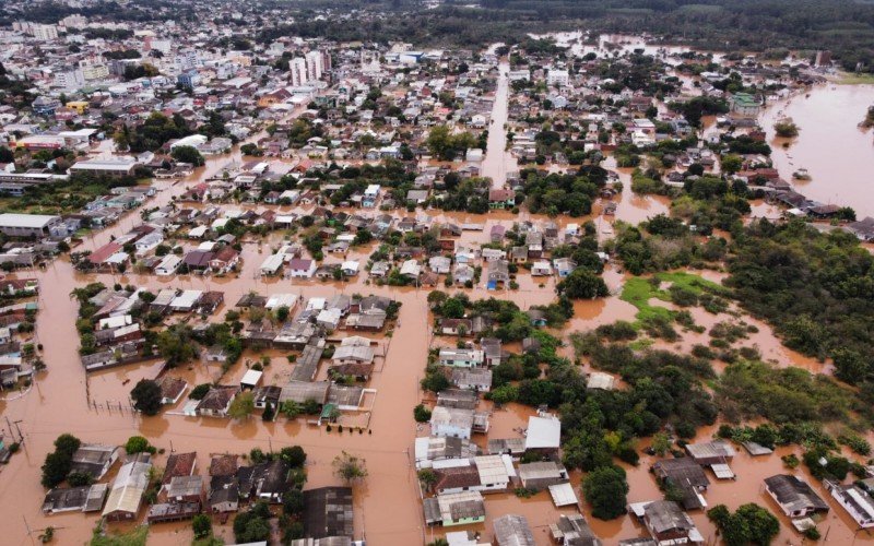 Cheia do Rio Caí inunda as ruas de Montenegro  | abc+