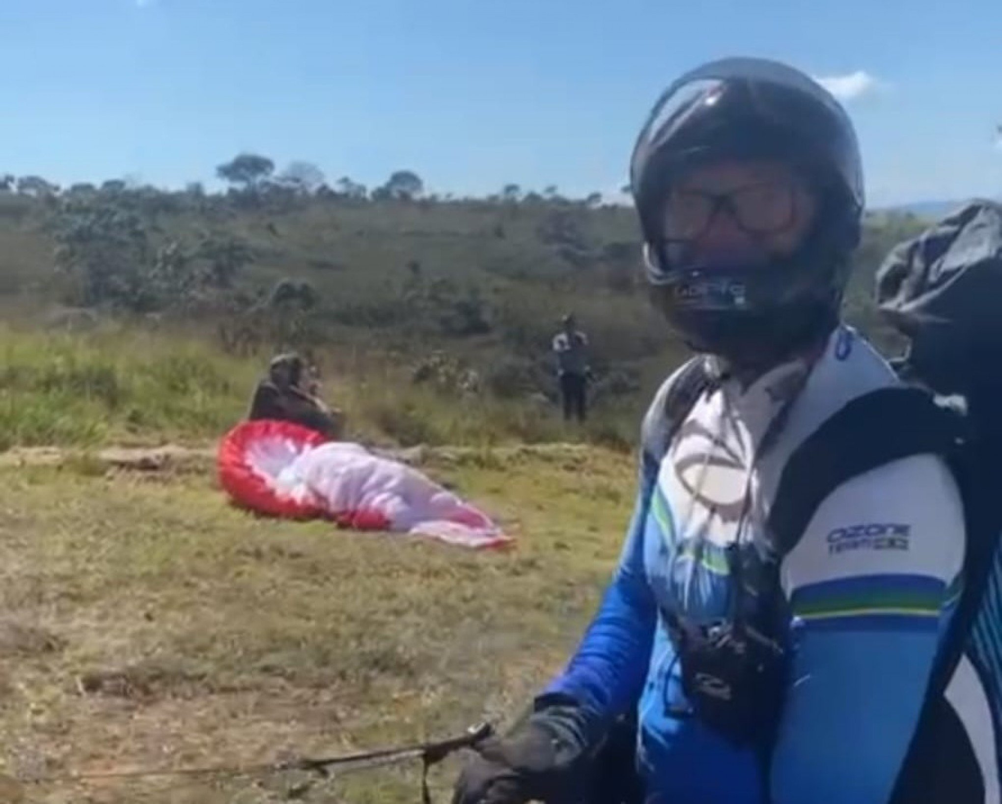Gramadense Tytto Caberlon sobe ao pódio em copa de parapente em Goiás