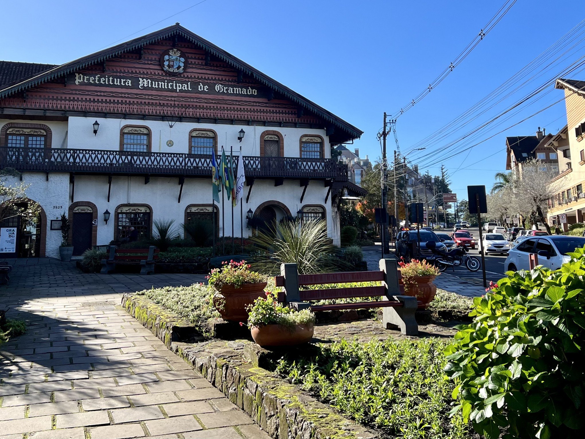 Prefeitura de Gramado tem processos seletivos abertos com salários que ultrapassam R$ 4 mil