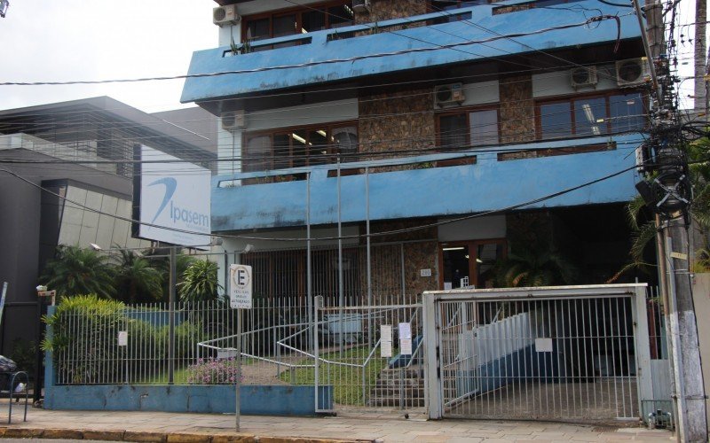 Projeto protocolado na Câmara prevê alienação do prédio do Ipasem, avaliado em R$ 3,7 milhões, e de dezenas de terrenos da Prefeitura. | abc+