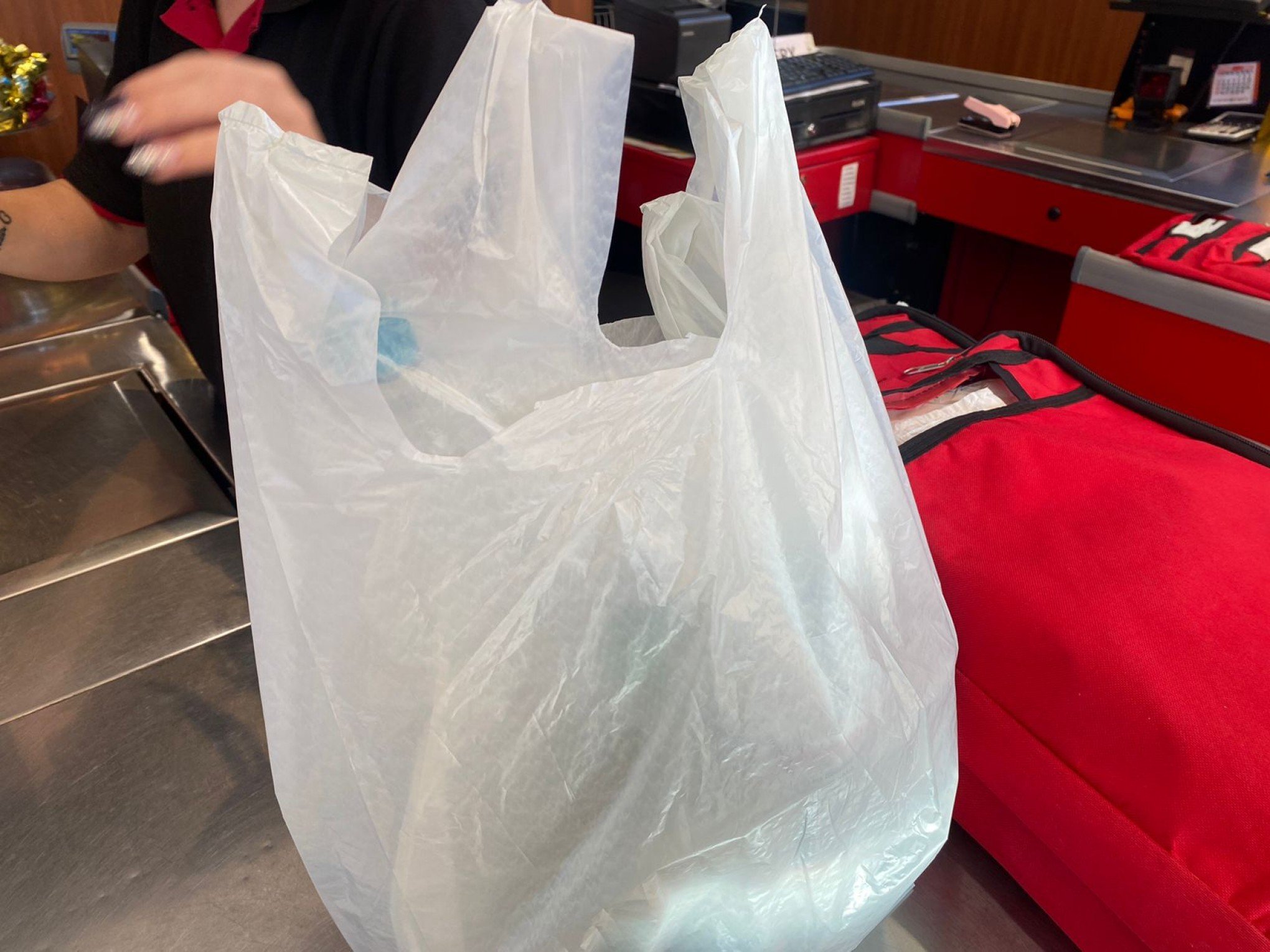 Prefeitura de Gramado protocola projeto para revogar lei que proíbe distribuição gratuita das sacolas plásticas