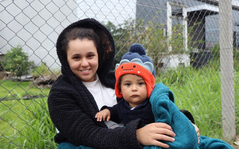 grafiteira Kacia Cataneo e o filho, Ravi