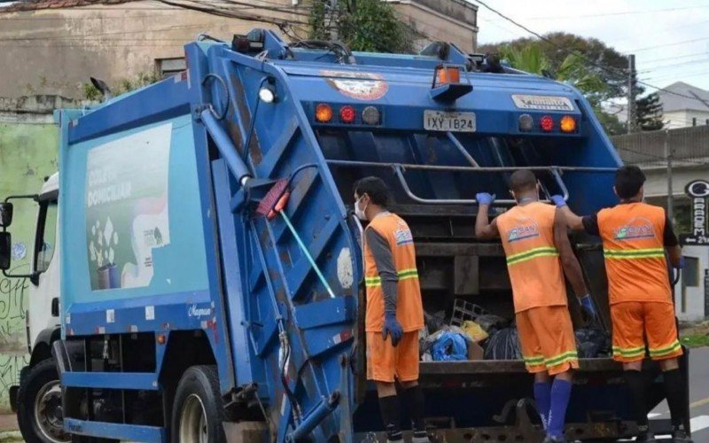 Recolhimento de lixo é normalizado após atraso de três horas na sexta-feira; veja horários
