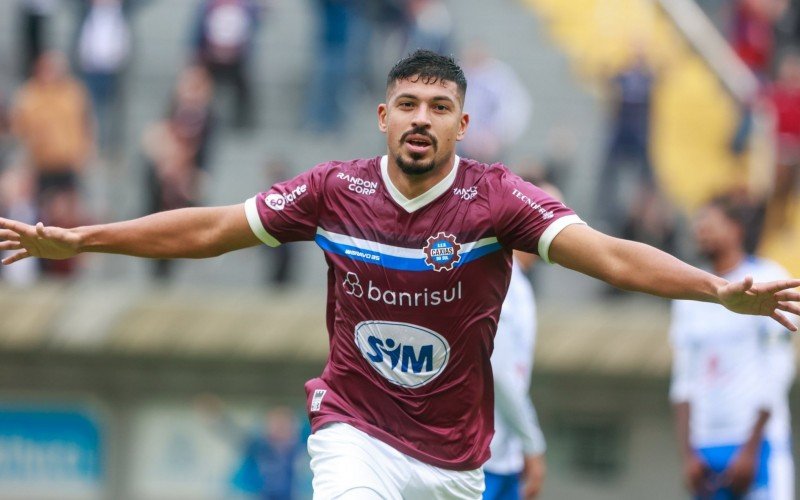 Ricardo Lima marcou o Gol grená no primeiro tempo