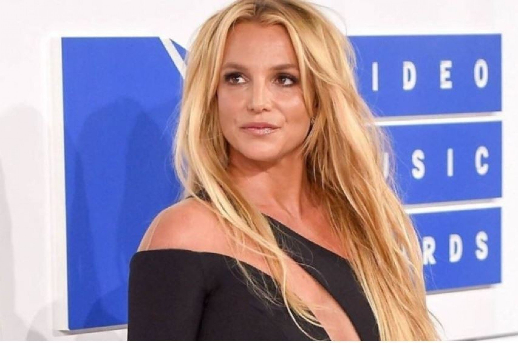 Nem menina, nem mulher: Livro de Britney Spears escancara sexualização da mídia, manipulação e rejeição da família