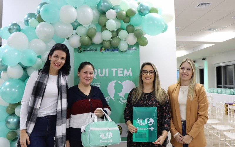 Tainara Kist com as idealizadoras do programa, Letícia Escher Bauer, Patrícia Rocha e Martiele de Carli  | Jornal NH