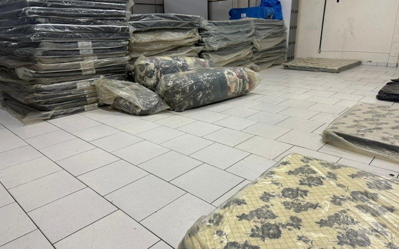 Famílias do bairro Santo Afonso foram para o local de forma preventiva em razão da possibilidade de cheia do Rio dos Sinos | Jornal NH