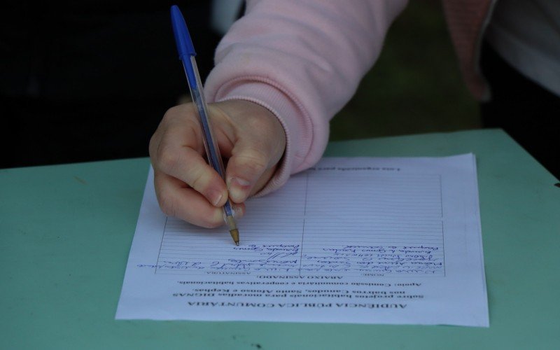 Assinaturas foram coletas na saÃ­da da escola