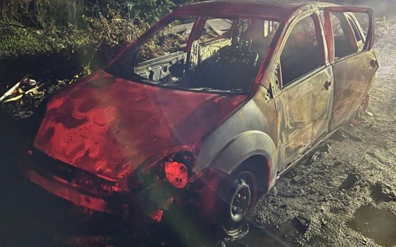 Amigo matou sargento do exÃ©rcito. Carro foi encontrado em chamas no bairro BelÃ©m Novo