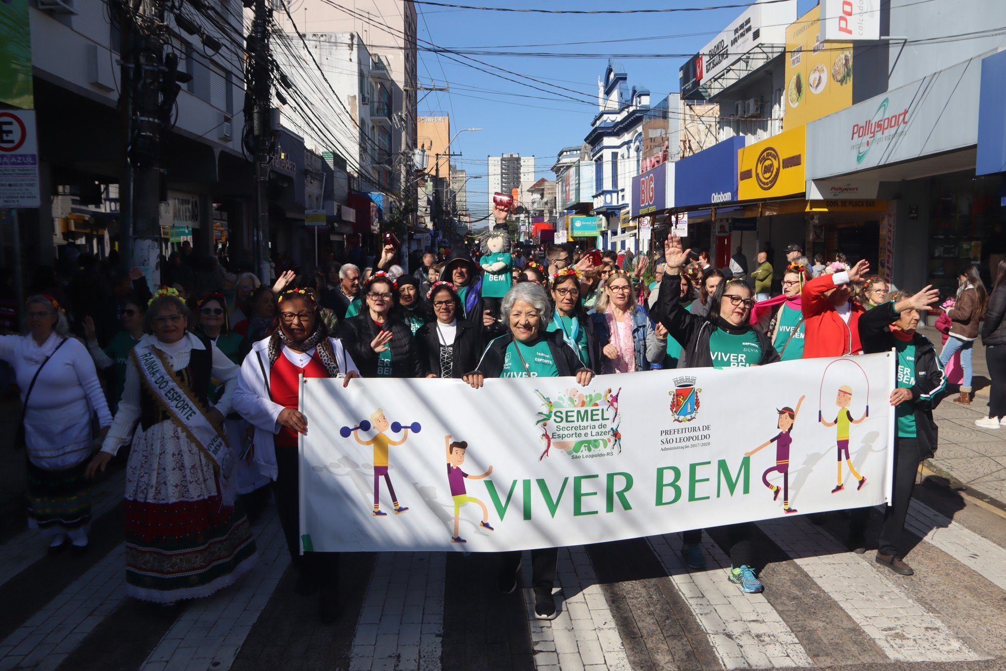 Desfile Oficial da SÃ£o Leopoldo Fest 2023 ocorreu na Rua IndependÃªncia