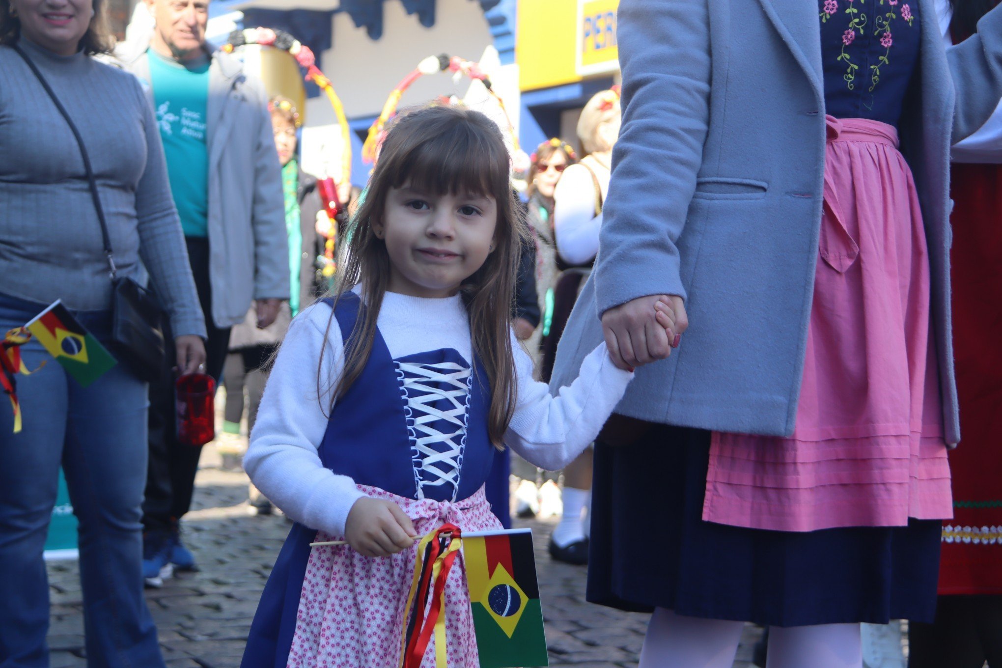 Desfile Oficial da SÃ£o Leopoldo Fest 2023 ocorreu na Rua IndependÃªncia