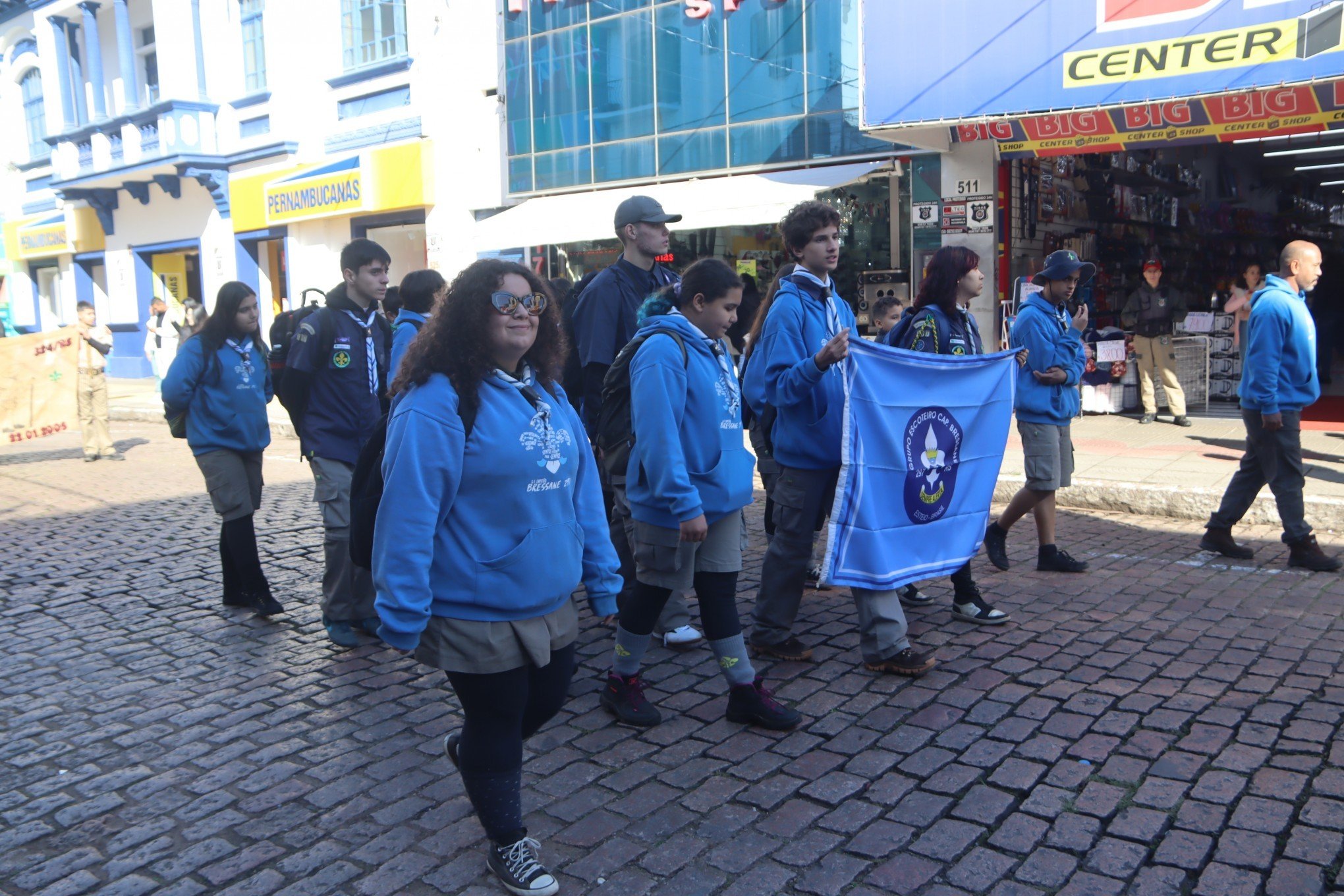 Desfile Oficial da SÃ£o Leopoldo Fest 2023 ocorreu na Rua IndependÃªncia