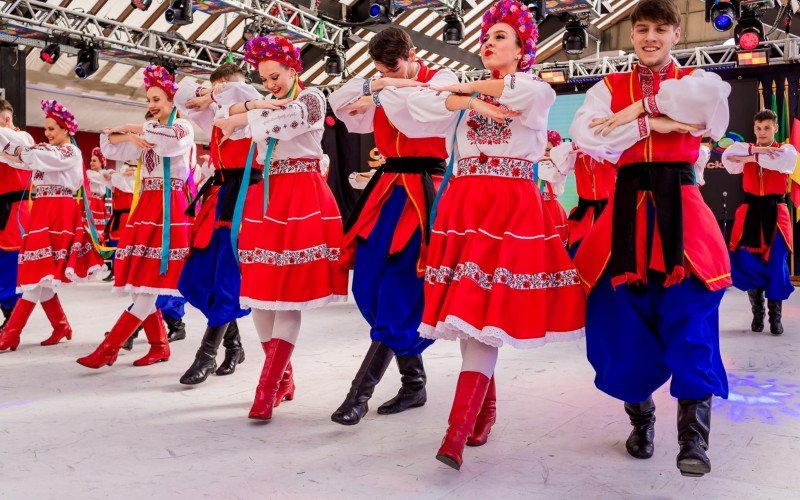 Ballet Ucraniano Roksolana, da Argentina, se apresentou | Jornal NH