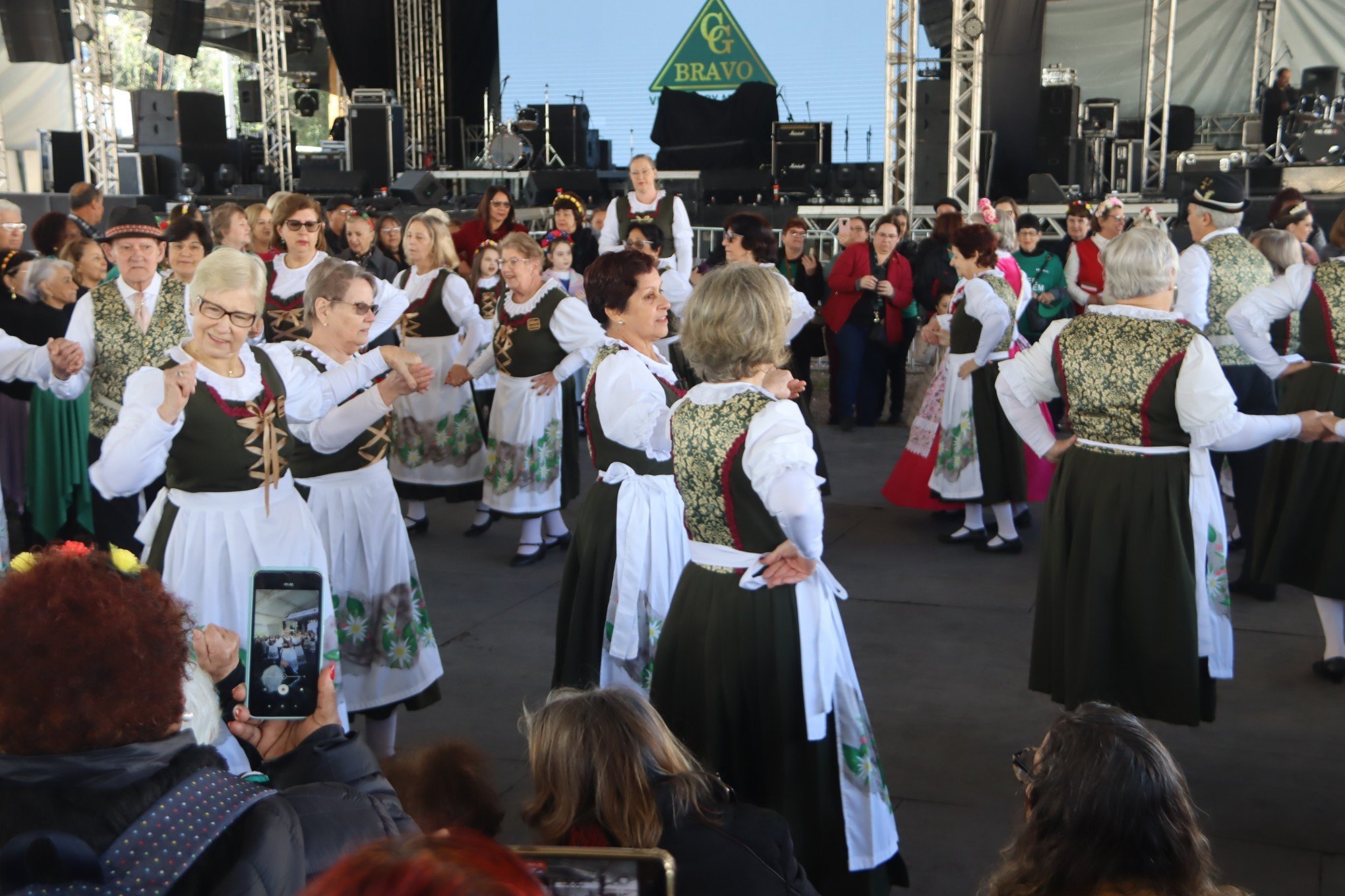 Grupos da terceira idade na SÃ£o Leopoldo Fest 