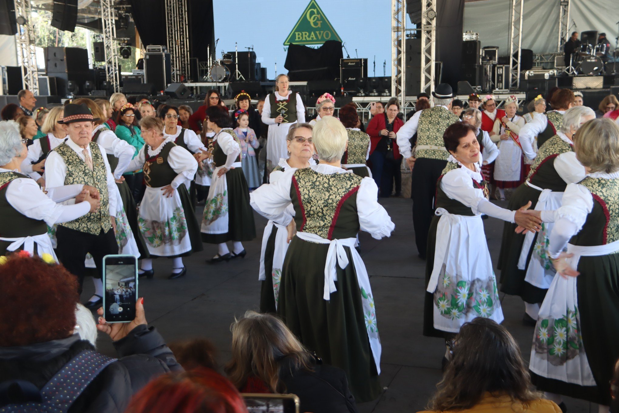 Grupos da terceira idade na SÃ£o Leopoldo Fest 