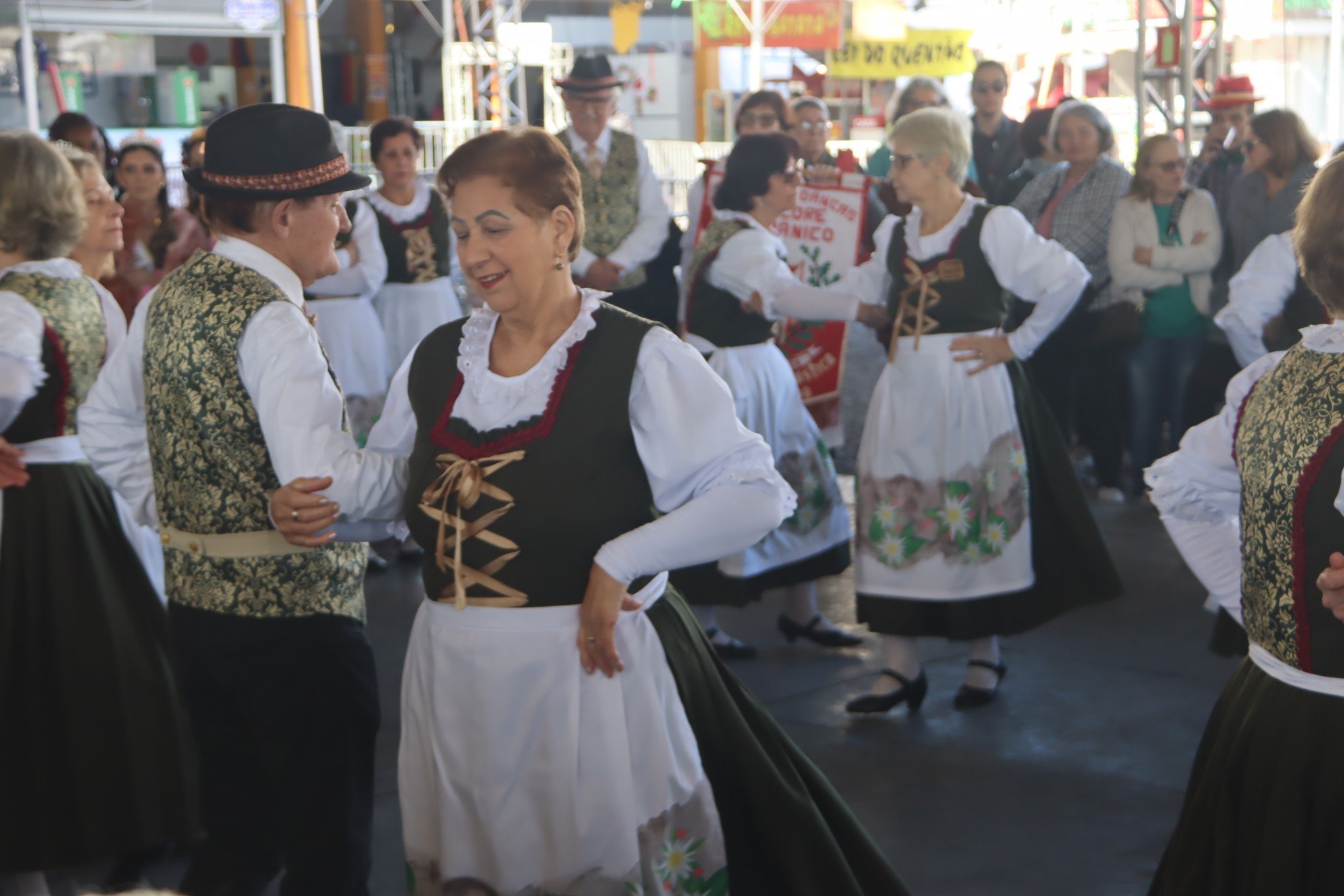 Grupos da terceira idade na SÃ£o Leopoldo Fest 