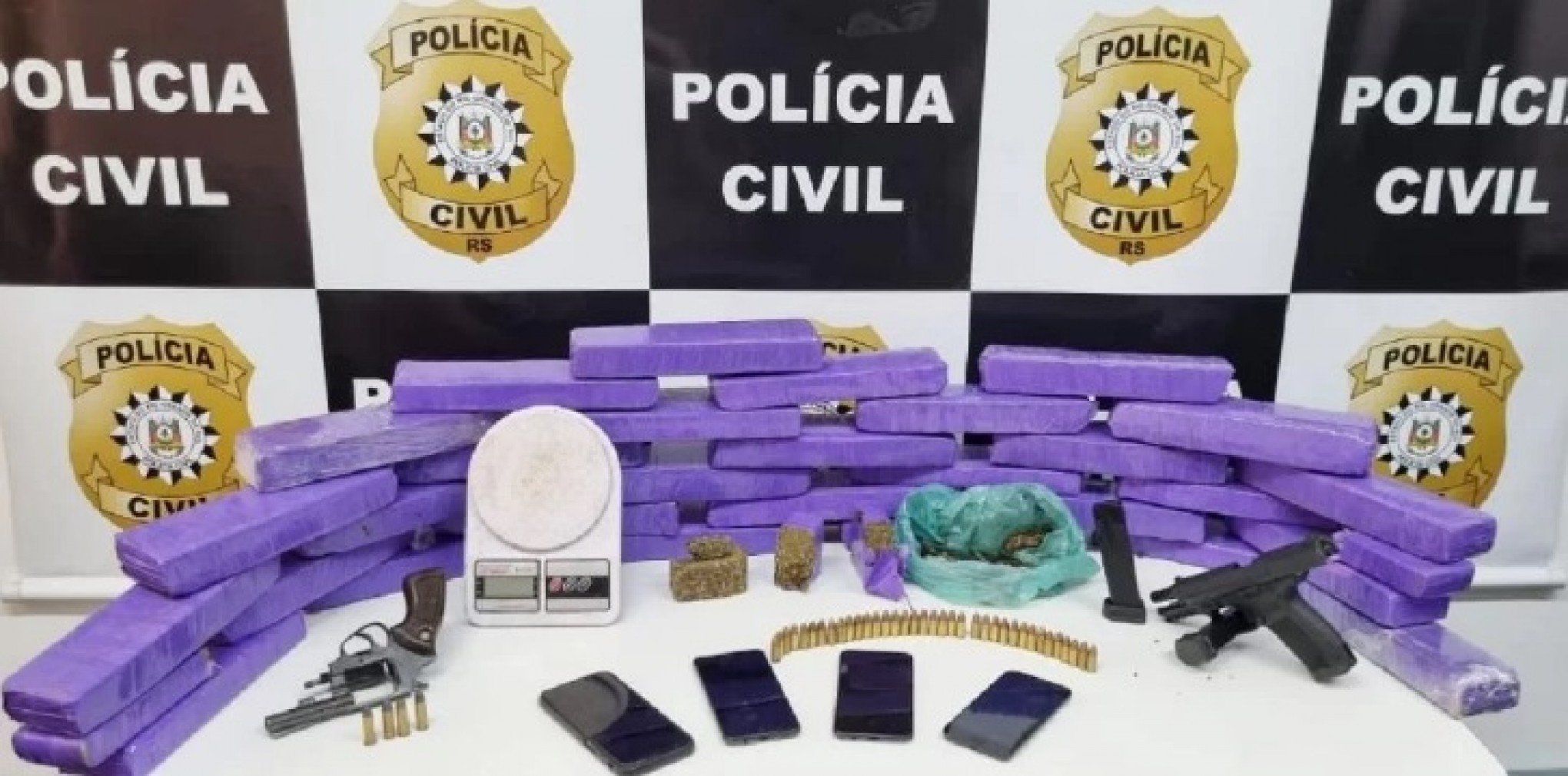 Polícia Civil apreende 20 quilos de maconha em Canoas