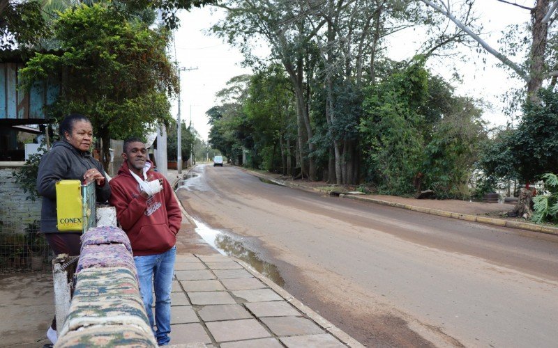 Água que chegou na calçada, retrocedeu para o leito | Jornal NH