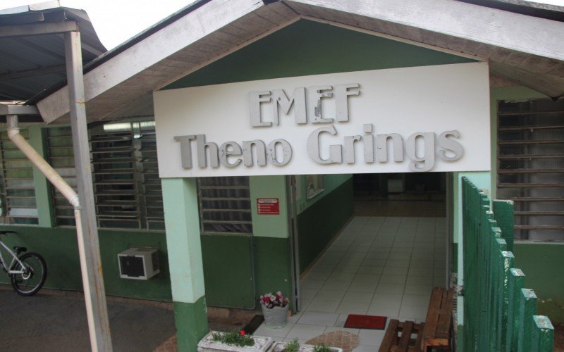 Escola Municipal Theno Grings, de AraricÃ¡