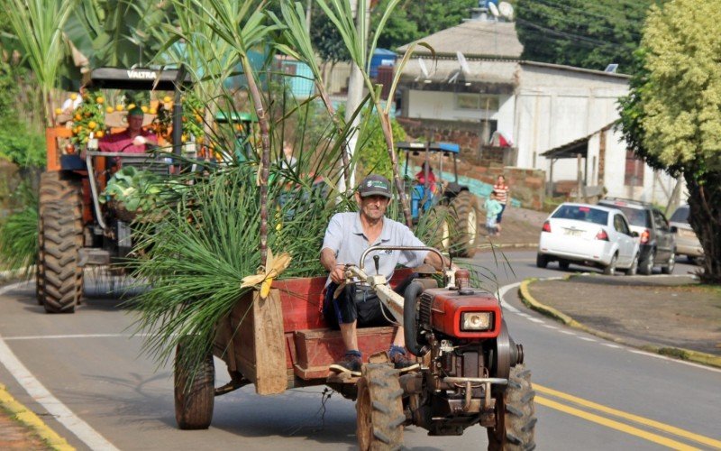 Desfile do colono em Lindolfo Collor