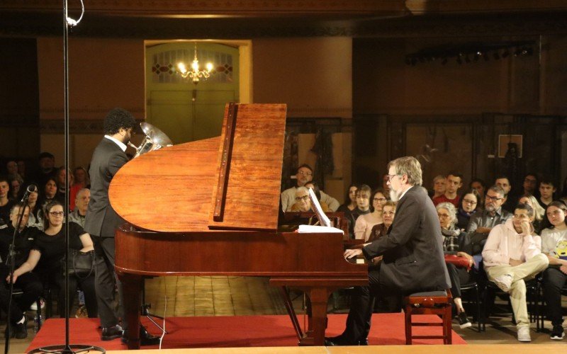 Recital de piano e eufÃ´nio