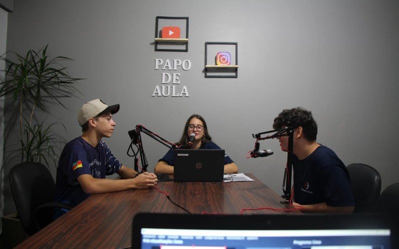 Entre atividades no ensino integral da Fernando Ferrari, está produção de podcast | Jornal NH